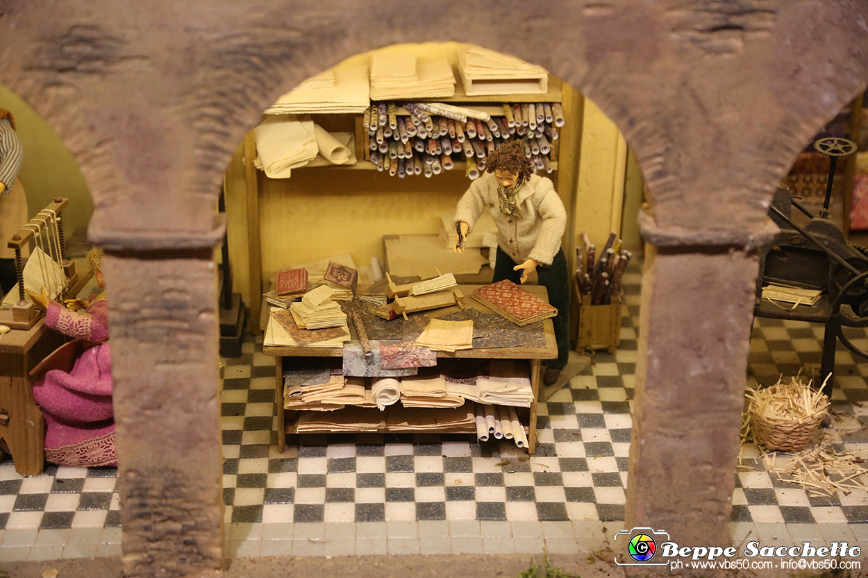 VBS_7446 - Abbazia di Vezzolano - Presepe artistico di Anna Rosa Nicola.jpg